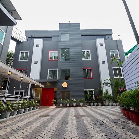 Готель Oyo Townhouse 11 Esplanade Колката Екстер'єр фото