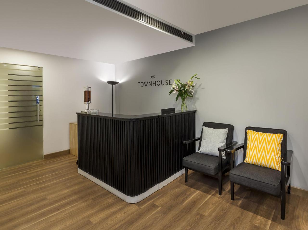 Готель Oyo Townhouse 11 Esplanade Колката Екстер'єр фото