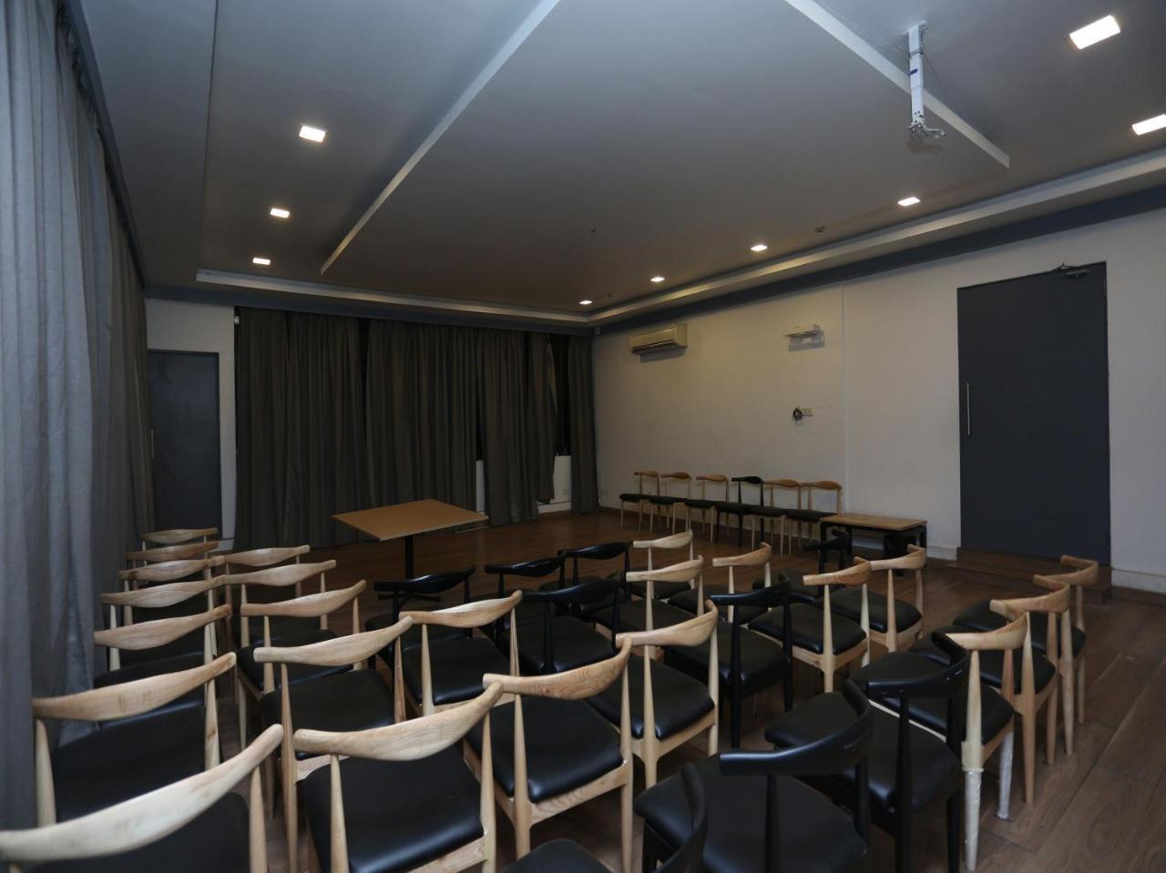 Готель Oyo Townhouse 11 Esplanade Колката Екстер'єр фото