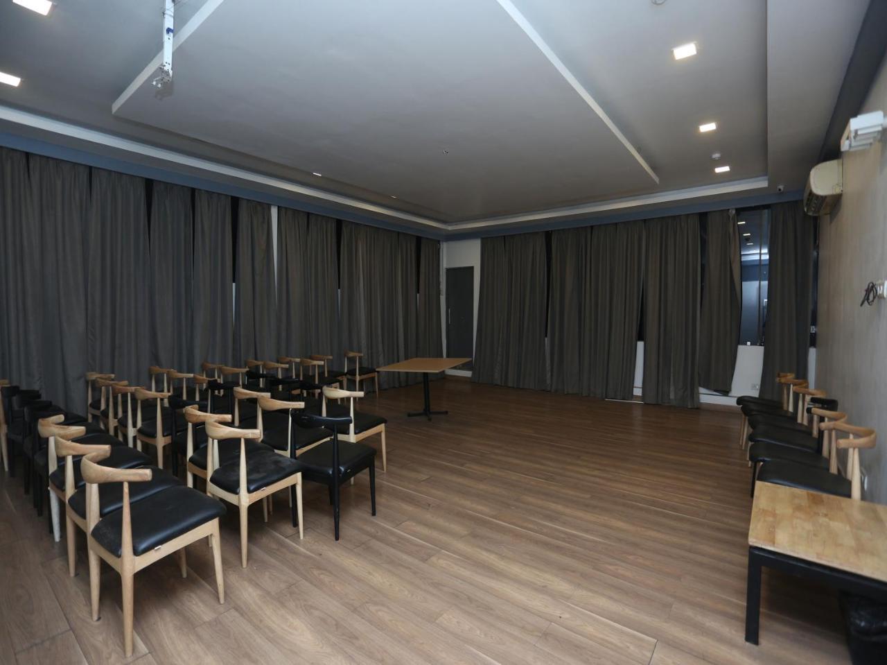 Готель Oyo Townhouse 11 Esplanade Колката Екстер'єр фото