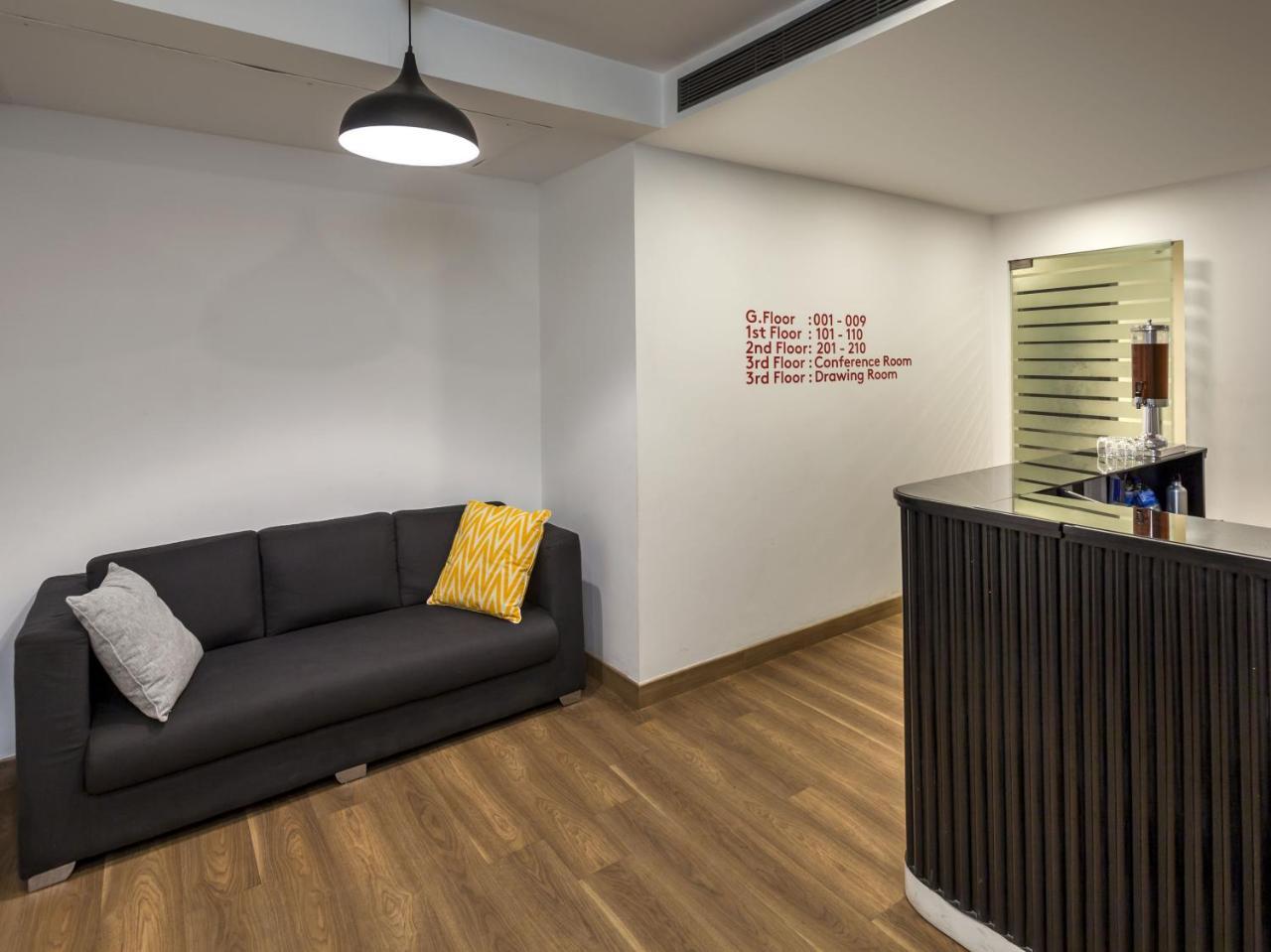 Готель Oyo Townhouse 11 Esplanade Колката Екстер'єр фото